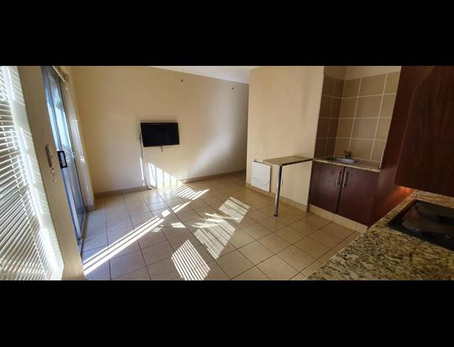 1 BEDROOM PROPERTY TO RENT IN DIE BULT